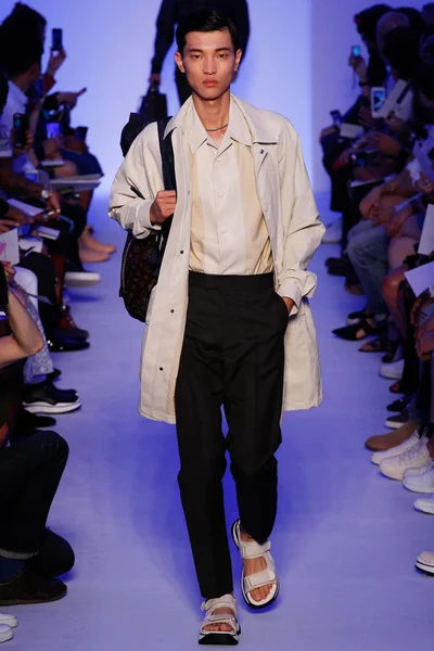 Look 26